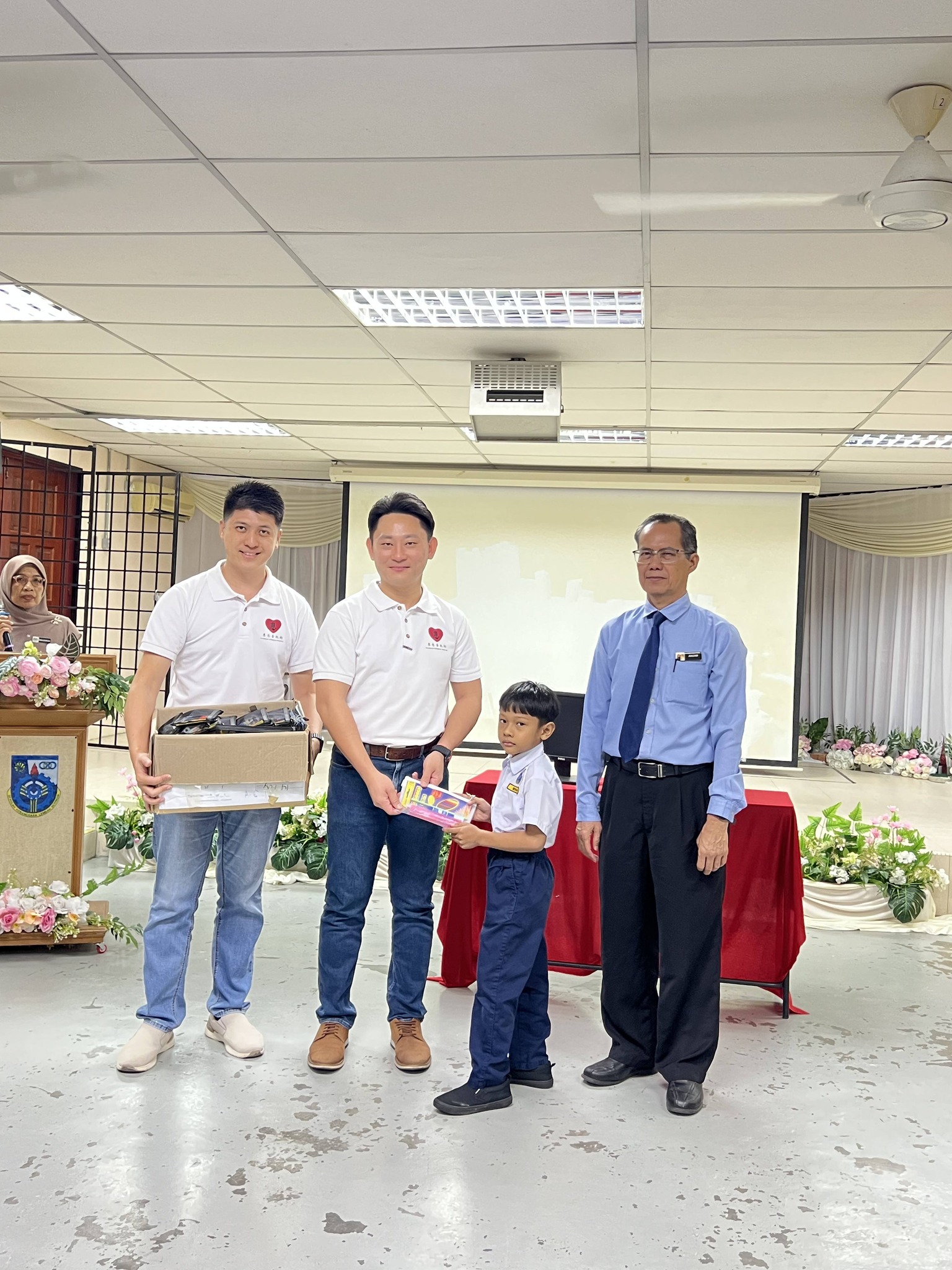 622783007_10239895344944487_2902159444143400729_n