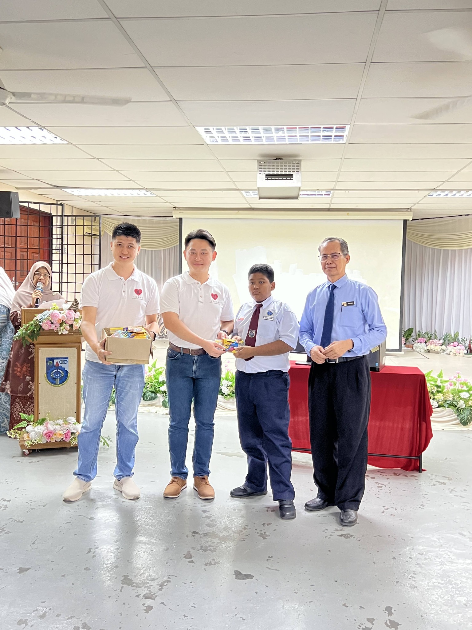 623855270_10239895350184618_1084045465504136711_n